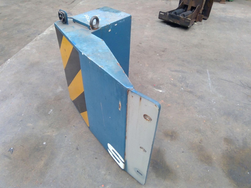 Faun ATF 40G-2 counterweight 0,7 ton left side - Contrapeso para Maquinaria de construcción: foto 2 Faun ATF 40G-2 counterweight 0,7 ton left side - Contrapeso para Maquinaria de construcción: foto 2