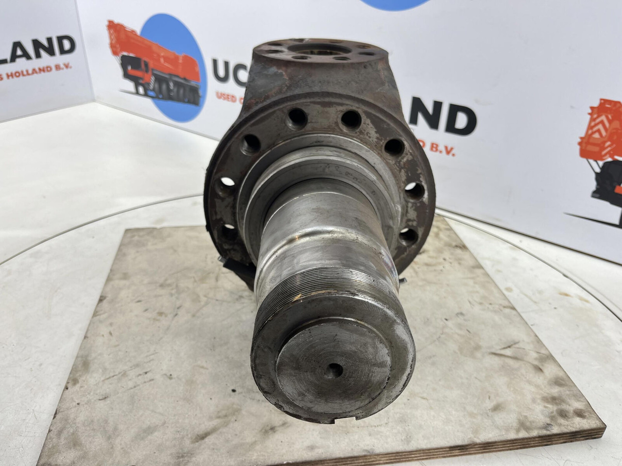 Gottwald Steering knuckle 12 holes axle 3 - Mangueta para Autogrúa: foto 2 Gottwald Steering knuckle 12 holes axle 3 - Mangueta para Autogrúa: foto 2