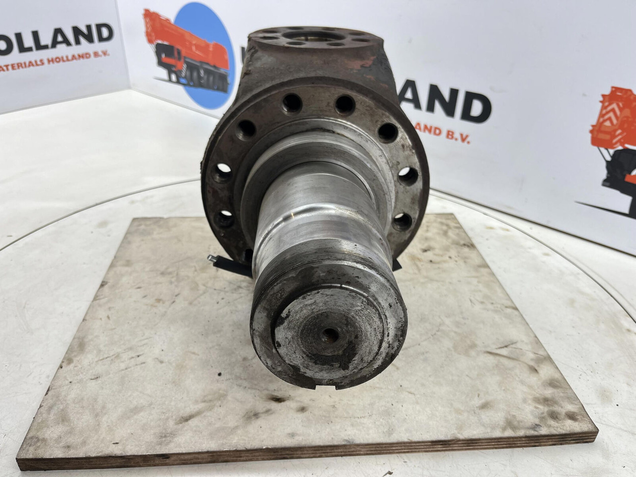 Gottwald Steering knuckle 12 holes axle 3 - Mangueta para Autogrúa: foto 2 Gottwald Steering knuckle 12 holes axle 3 - Mangueta para Autogrúa: foto 2