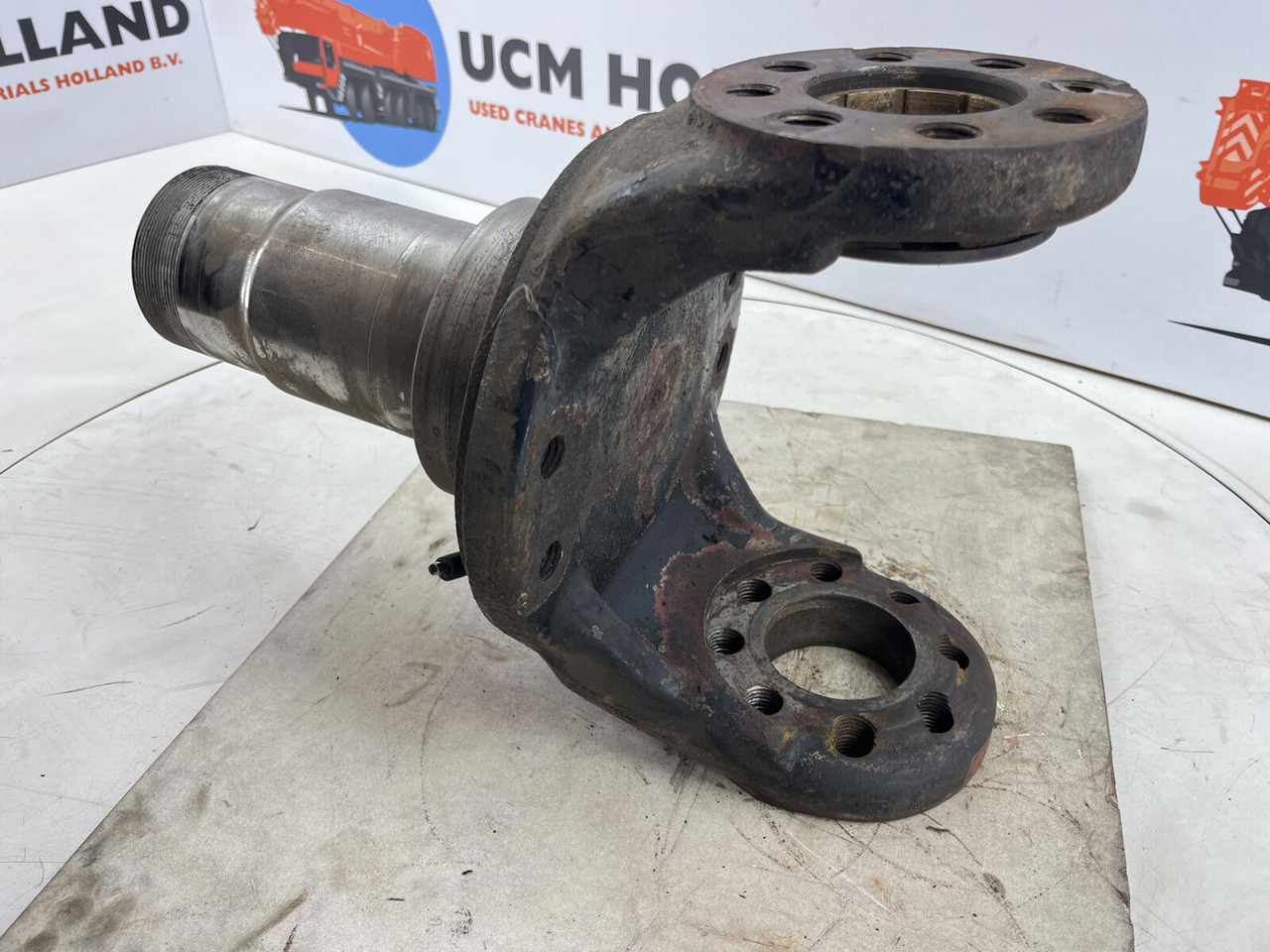 Gottwald Steering knuckle 12 holes axle 3 - Mangueta para Autogrúa: foto 4 Gottwald Steering knuckle 12 holes axle 3 - Mangueta para Autogrúa: foto 4