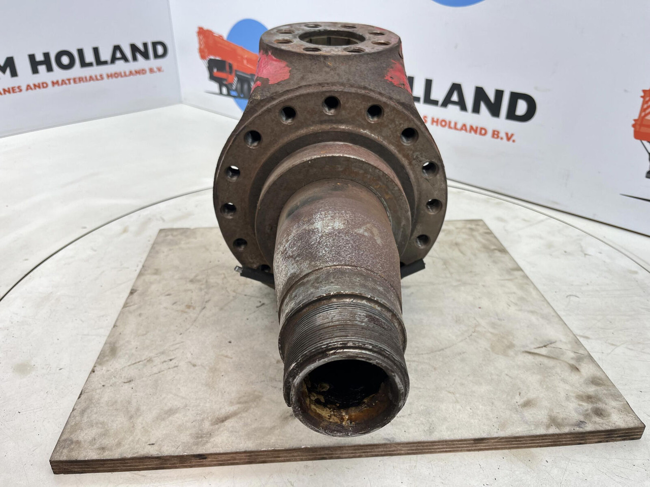 Gottwald Steering knuckle 16 holes axle 3 - Mangueta para Grúa: foto 2 Gottwald Steering knuckle 16 holes axle 3 - Mangueta para Grúa: foto 2