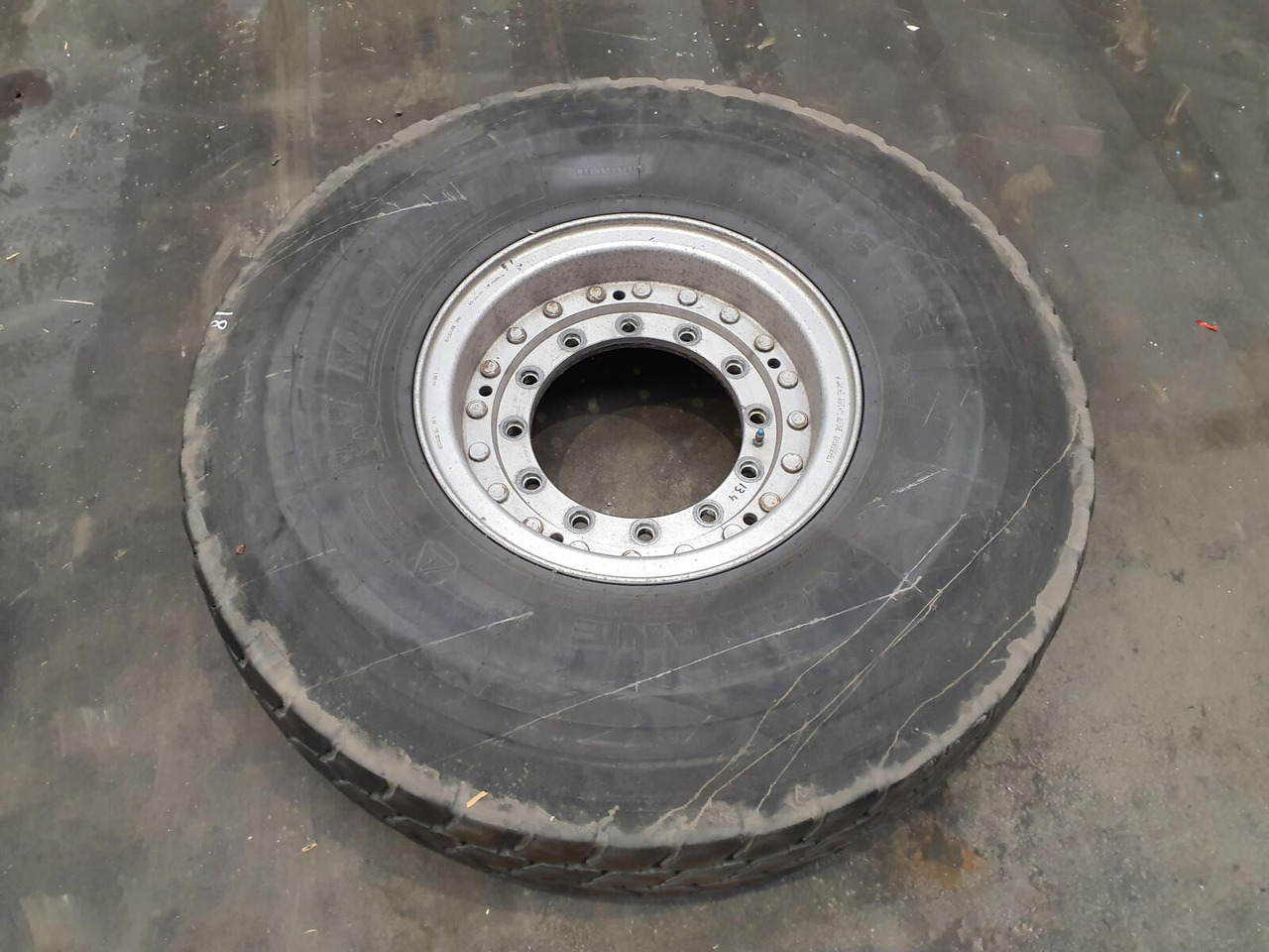 Grove Wheel 445/95R25 12 13.4 2p alu - Rueda completa: foto 1 Grove Wheel 445/95R25 12 13.4 2p alu - Rueda completa: foto 1