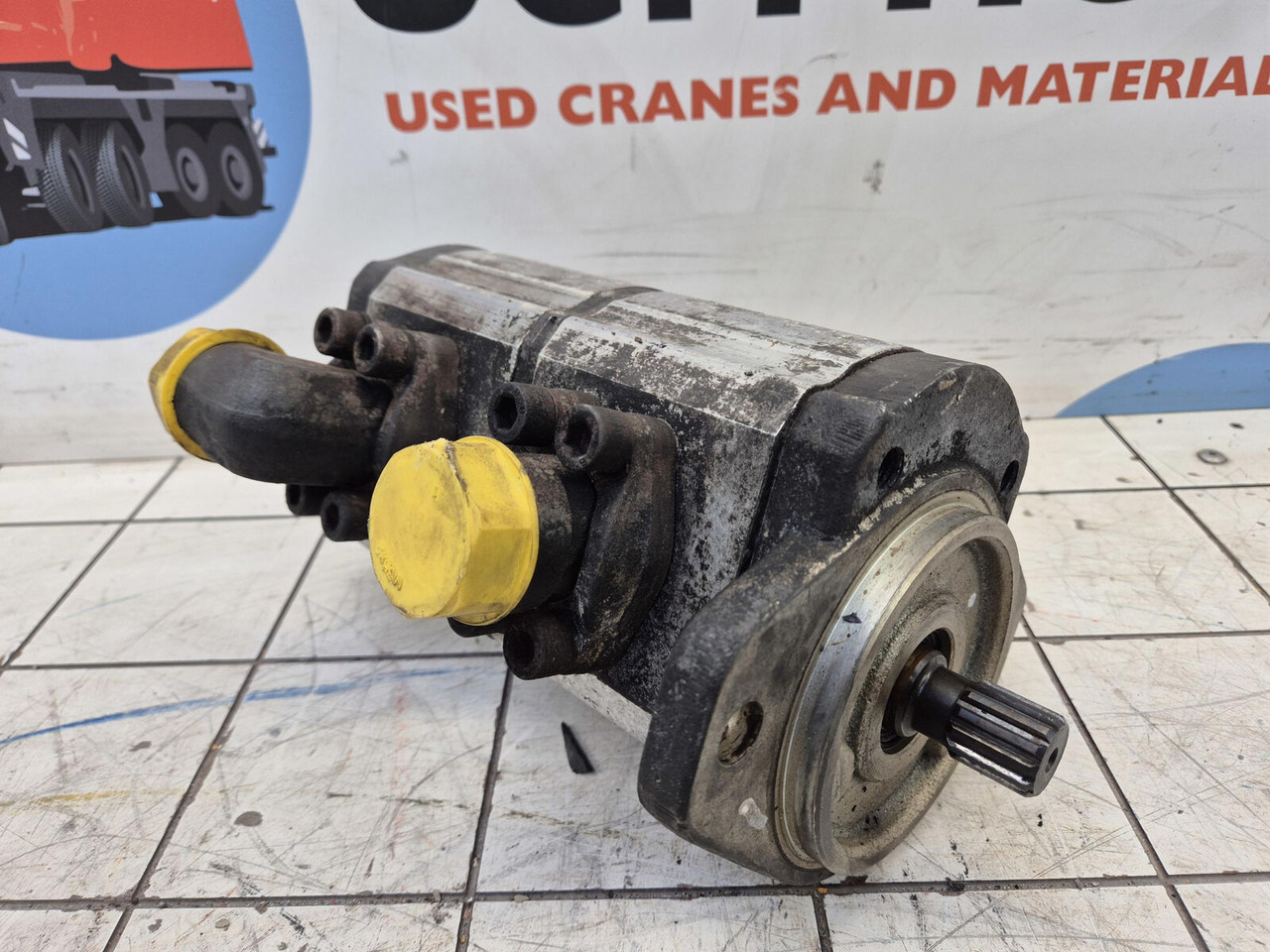 Haldex Barnes dual gear pump - Bomba hidráulica para Autogrúa: foto 2 Haldex Barnes dual gear pump - Bomba hidráulica para Autogrúa: foto 2