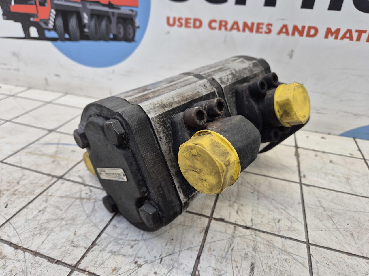 Haldex Barnes dual gear pump - Bomba hidráulica para Autogrúa: foto 3 Haldex Barnes dual gear pump - Bomba hidráulica para Autogrúa: foto 3