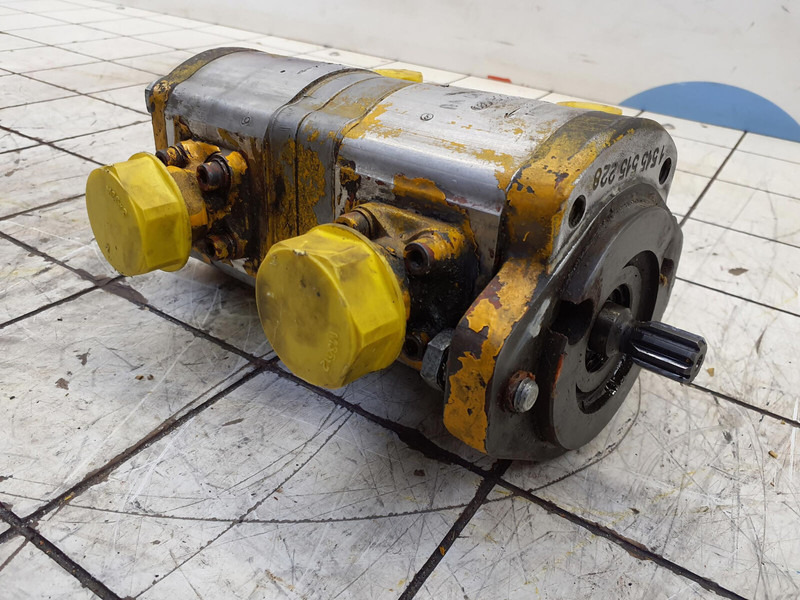 Krupp KMK 2025 dual gear pump - Bomba hidráulica para Grúa: foto 4 Krupp KMK 2025 dual gear pump - Bomba hidráulica para Grúa: foto 4