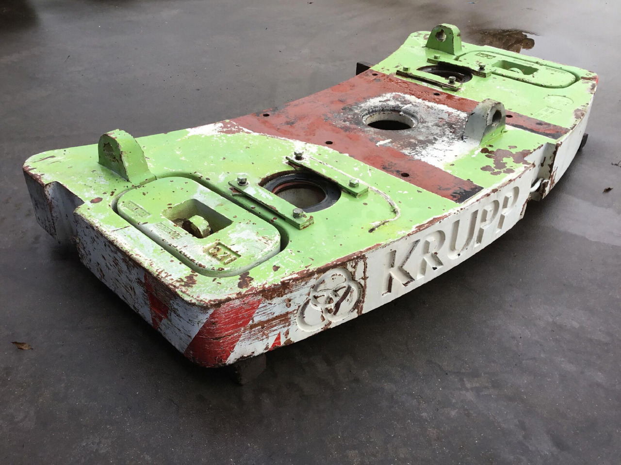 Krupp KMK 3045 counterweight 3,4 + 0,2 + 0,2 ton - Contrapeso para Autogrúa: foto 1 Krupp KMK 3045 counterweight 3,4 + 0,2 + 0,2 ton - Contrapeso para Autogrúa: foto 1
