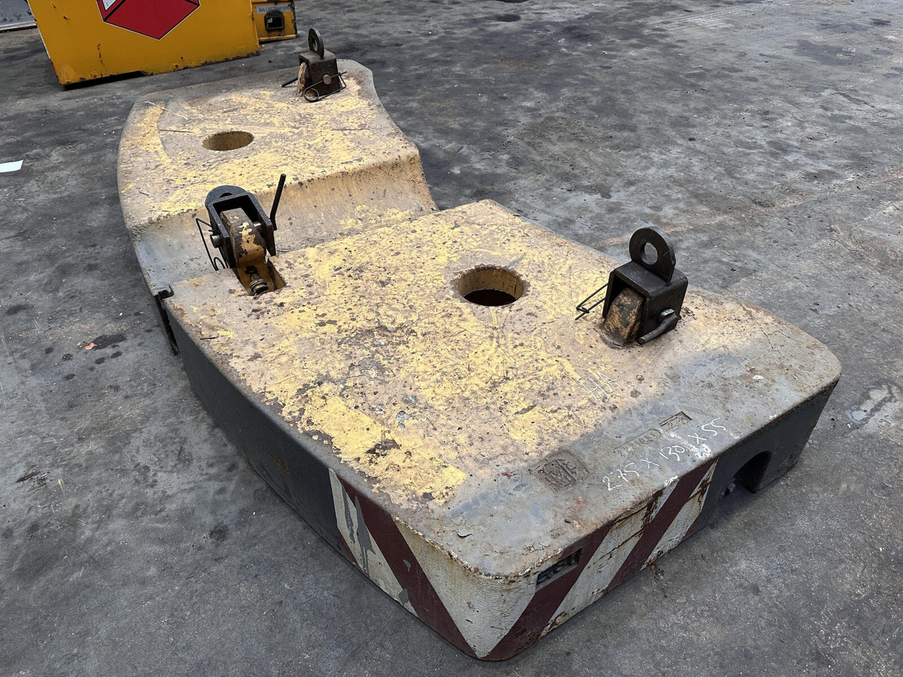 Krupp KMK 4080 - 5110 - 5120 Counterweight 5,8 ton - Contrapeso para Autogrúa: foto 1 Krupp KMK 4080 - 5110 - 5120 Counterweight 5,8 ton - Contrapeso para Autogrúa: foto 1