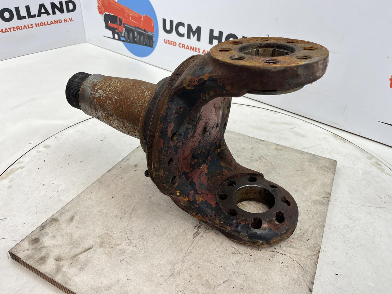 Liebherr LT 1090 Steering knuckle 16 holes - Mangueta para Autogrúa: foto 4 Liebherr LT 1090 Steering knuckle 16 holes - Mangueta para Autogrúa: foto 4