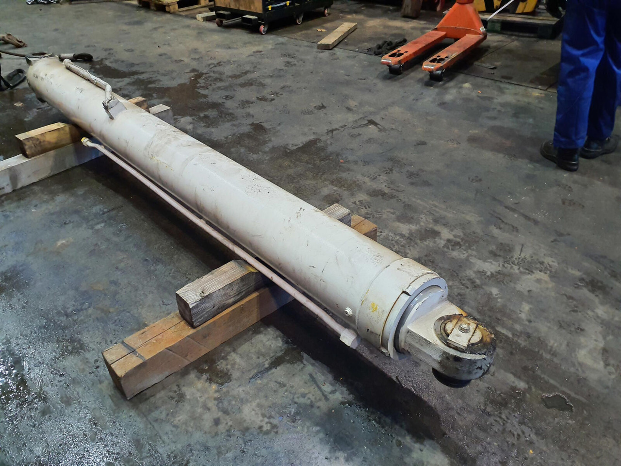 Liebherr LTM 1045-3.1 boom cylinder - Cilindro hidráulico para Autogrúa: foto 1 Liebherr LTM 1045-3.1 boom cylinder - Cilindro hidráulico para Autogrúa: foto 1