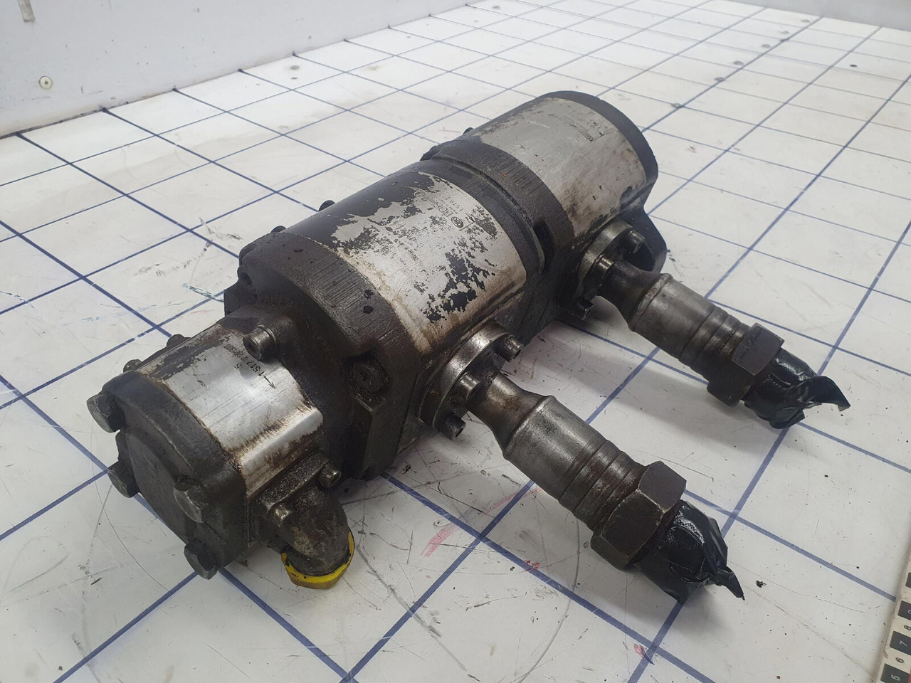 Liebherr LTM 1050-1 TRIPLE GEAR PUMP - Bomba hidráulica para Autogrúa: foto 3 Liebherr LTM 1050-1 TRIPLE GEAR PUMP - Bomba hidráulica para Autogrúa: foto 3