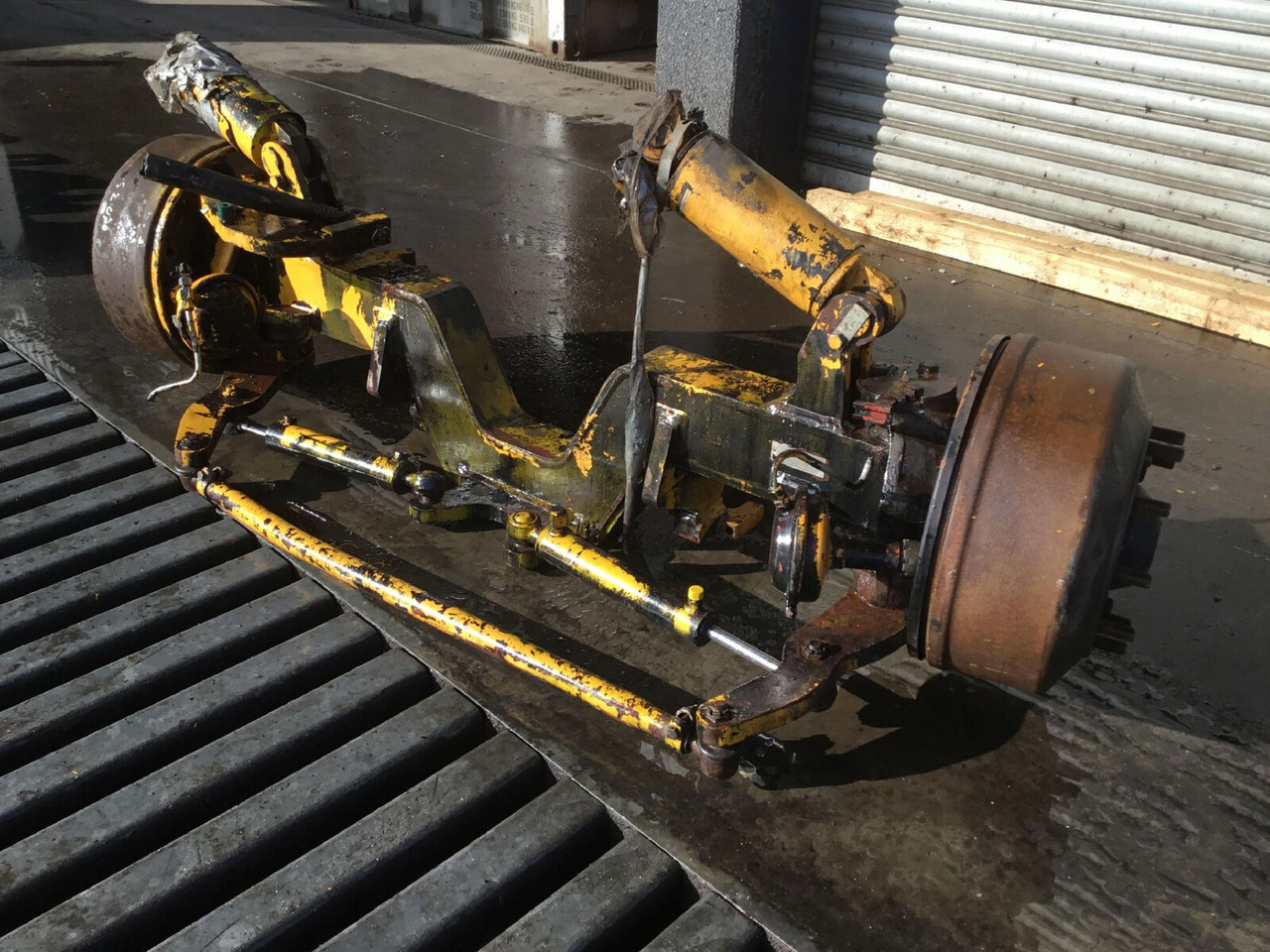 Liebherr LTM 1050-1 axle 2 - Eje y piezas para Autogrúa: foto 2 Liebherr LTM 1050-1 axle 2 - Eje y piezas para Autogrúa: foto 2