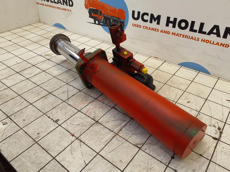 Liebherr LTM 1060-2 counterweight cylinder - Cilindro hidráulico para Grúa: foto 4 Liebherr LTM 1060-2 counterweight cylinder - Cilindro hidráulico para Grúa: foto 4