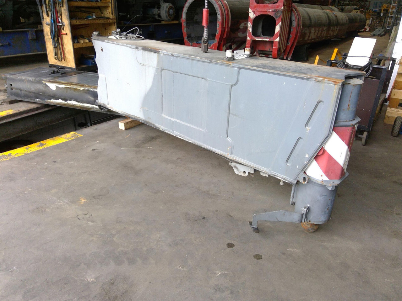 Liebherr LTM 1250-6.1 outrigger beam complete rear - Suspensión para Grúa: foto 1 Liebherr LTM 1250-6.1 outrigger beam complete rear - Suspensión para Grúa: foto 1
