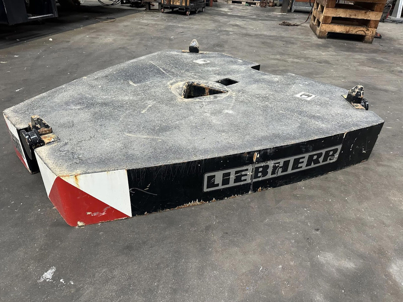 Liebherr LTM /LR counterweight 5T - Contrapeso para Autogrúa: foto 4 Liebherr LTM /LR counterweight 5T - Contrapeso para Autogrúa: foto 4