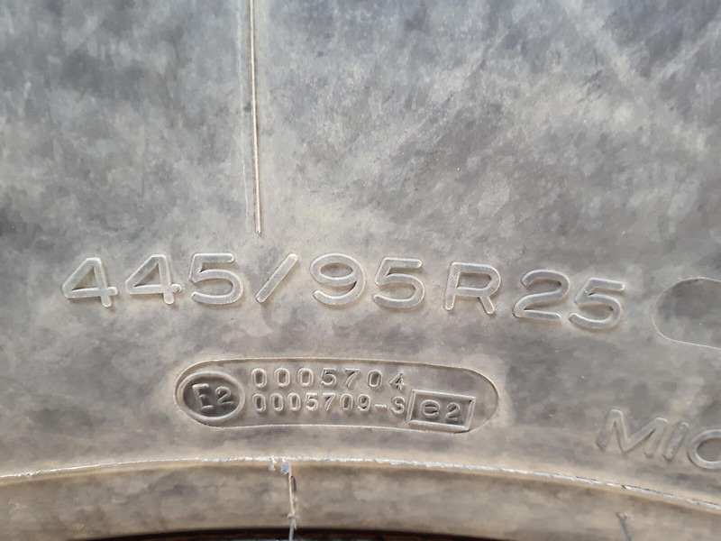 Liebherr Wheel 445/95R25 10 12 1p - Neumáticos y llantas para Grúa: foto 4 Liebherr Wheel 445/95R25 10 12 1p - Neumáticos y llantas para Grúa: foto 4