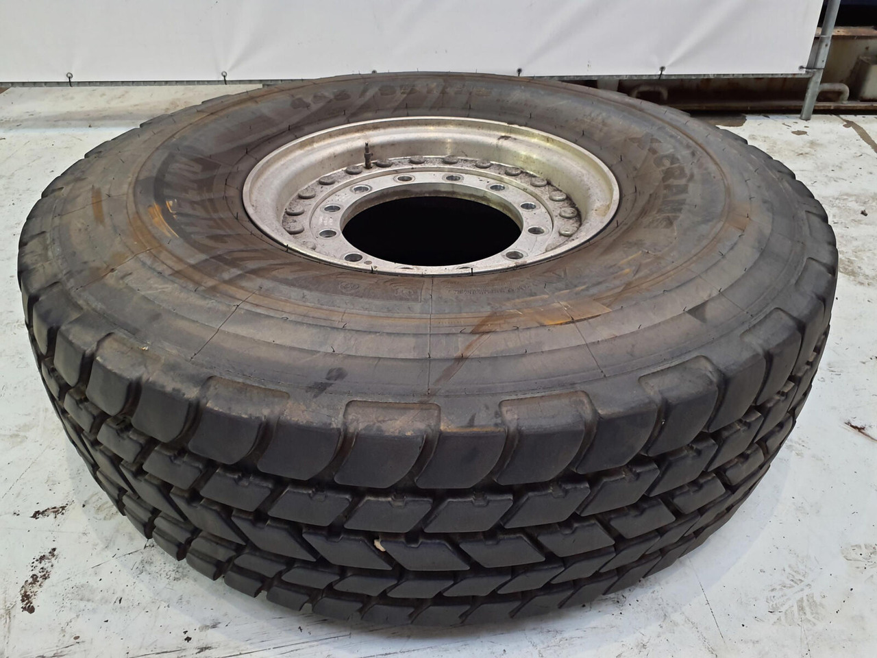 Michelin Wheel 445/95R25 12 9 2p alu - Rueda completa para Grúa: foto 2 Michelin Wheel 445/95R25 12 9 2p alu - Rueda completa para Grúa: foto 2