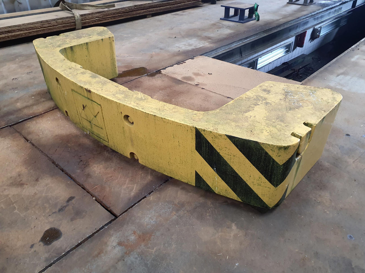 PPM ATT 400-3 Counterweight 2.5 ton - Contrapeso para Autogrúa: foto 2 PPM ATT 400-3 Counterweight 2.5 ton - Contrapeso para Autogrúa: foto 2