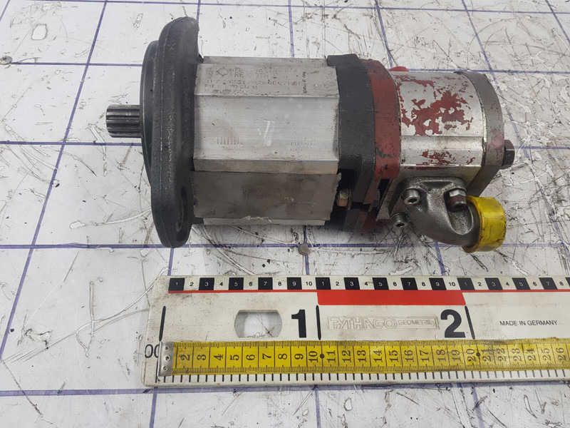Rexroth Rexroth dual gear pump - Bomba hidráulica para Grúa: foto 1 Rexroth Rexroth dual gear pump - Bomba hidráulica para Grúa: foto 1