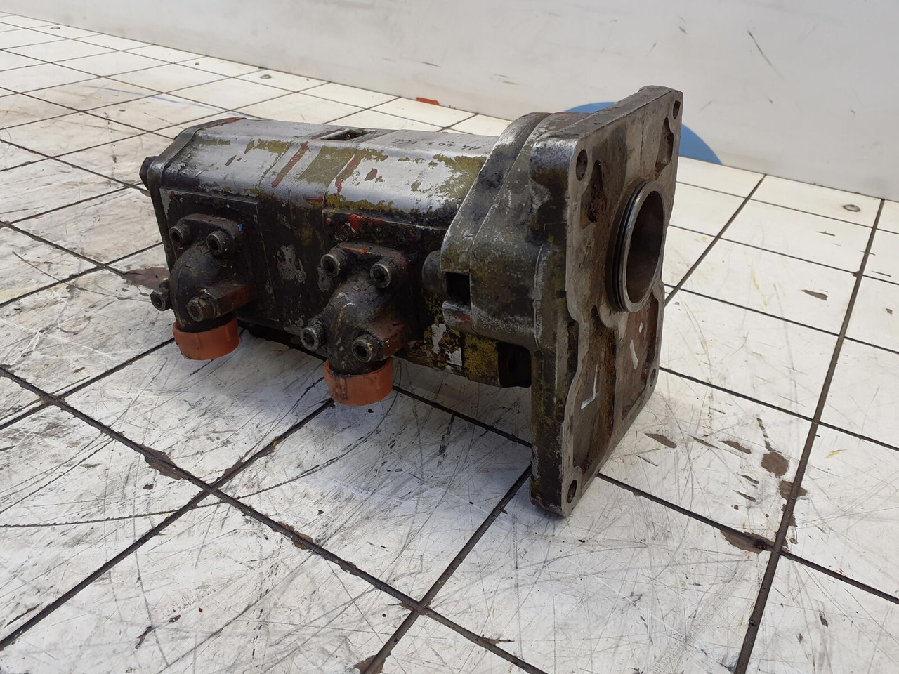 Sundstrand dual gear pump - Bomba hidráulica para Grúa: foto 3 Sundstrand dual gear pump - Bomba hidráulica para Grúa: foto 3
