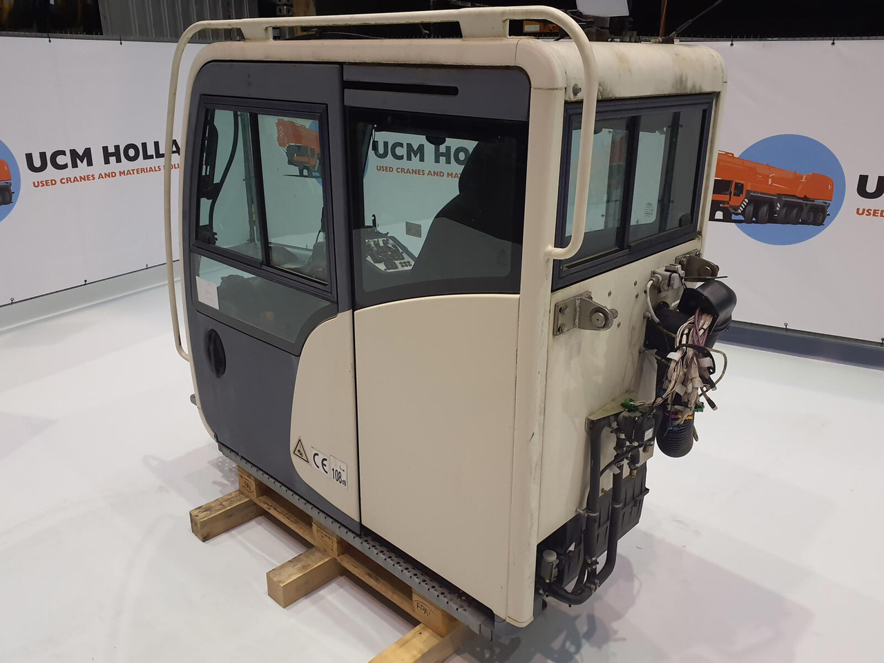 Terex challenger upper cabin - Cabina para Grúa torre: foto 4 Terex challenger upper cabin - Cabina para Grúa torre: foto 4