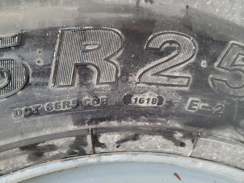 Wheel 445/95R25 10 7 3p - Neumáticos y llantas para Grúa: foto 5 Wheel 445/95R25 10 7 3p - Neumáticos y llantas para Grúa: foto 5