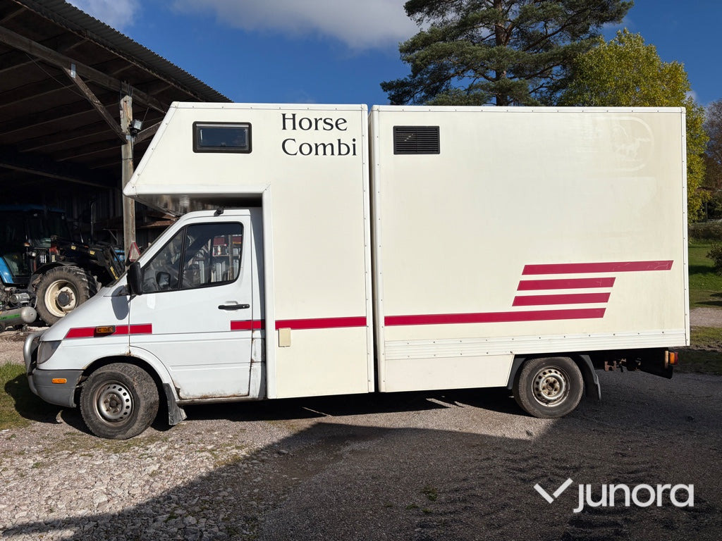 Hästtransport - Mercedes-Benz, 316 CDI - Camión para caballos: foto 2 Hästtransport - Mercedes-Benz, 316 CDI - Camión para caballos: foto 2