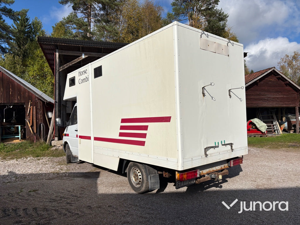 Hästtransport - Mercedes-Benz, 316 CDI - Camión para caballos: foto 3 Hästtransport - Mercedes-Benz, 316 CDI - Camión para caballos: foto 3