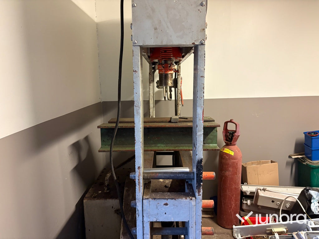 Hydraulpress - Hiab H100E, 100 ton - Máquina para metal: foto 5 Hydraulpress - Hiab H100E, 100 ton - Máquina para metal: foto 5