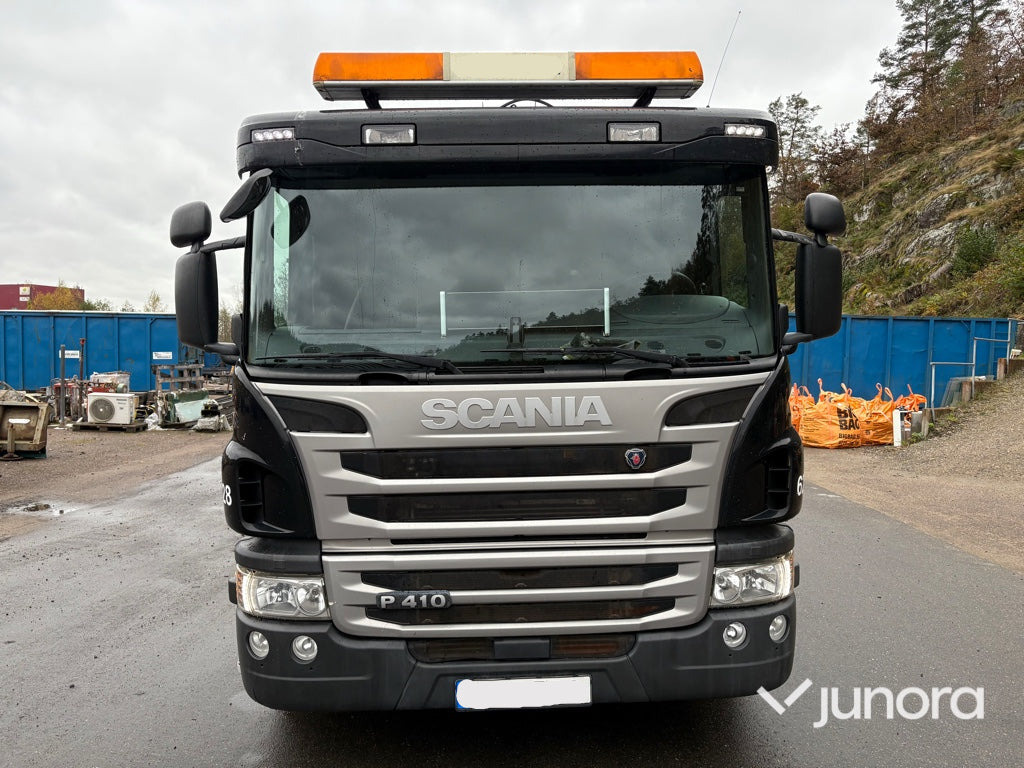Kranbil - Scania P410 med Hiab 138 - Camión caja abierta, Camión grúa: foto 2 Kranbil - Scania P410 med Hiab 138 - Camión caja abierta, Camión grúa: foto 2