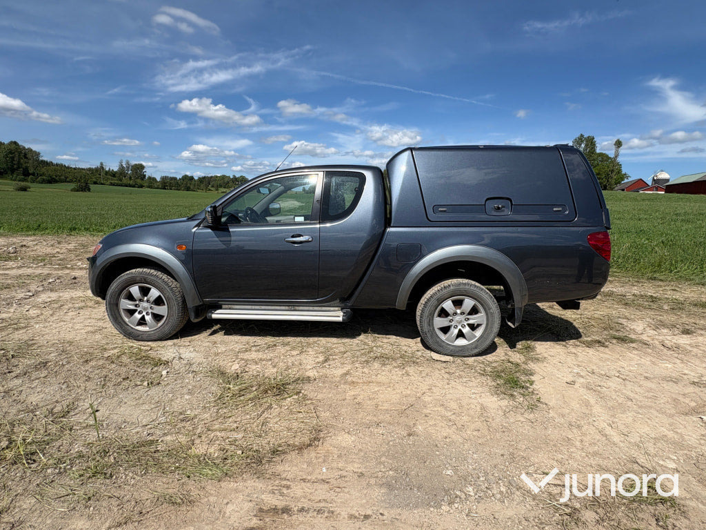 Mitsubishi L200 - Pick-up: foto 1 Mitsubishi L200 - Pick-up: foto 1