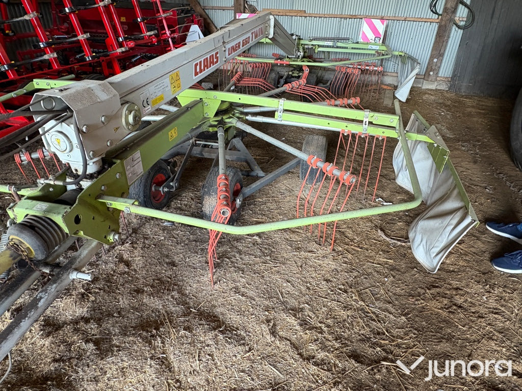 Strängläggare Claas Liner 650 Twin - Henificadora: foto 2 Strängläggare Claas Liner 650 Twin - Henificadora: foto 2