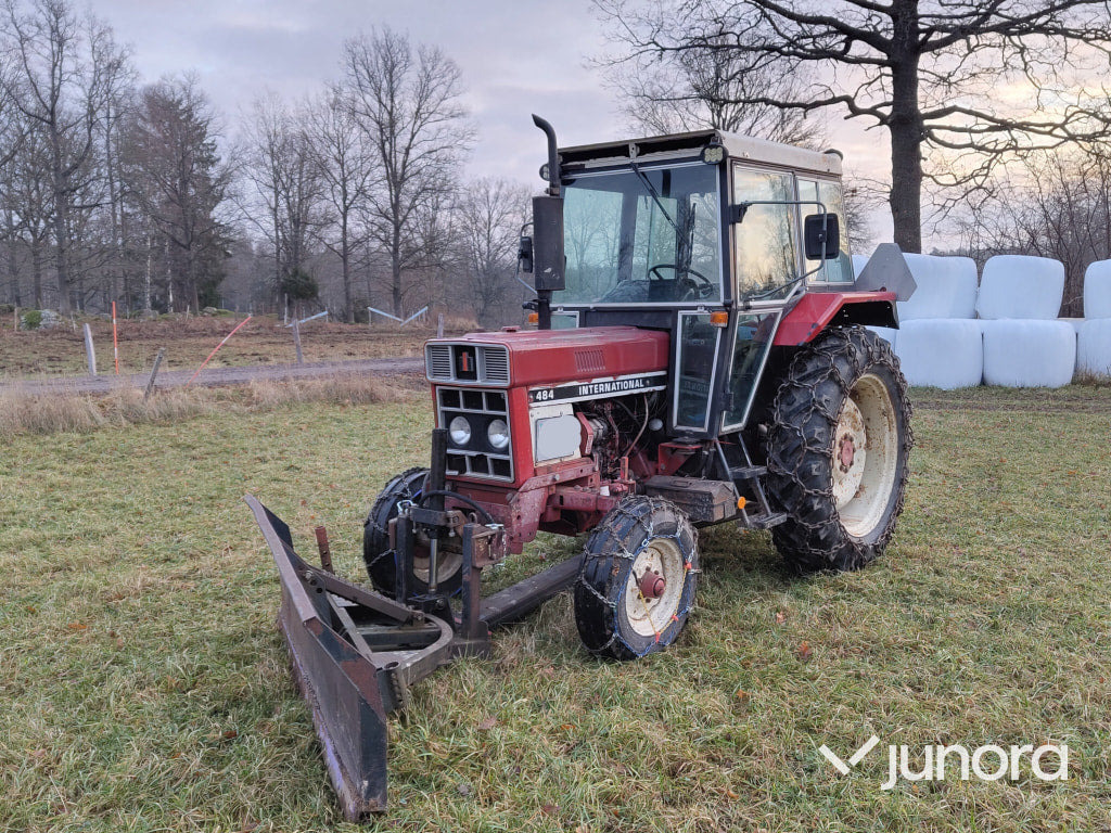 Traktor - International 484 STD - Tractor: foto 1 Traktor - International 484 STD - Tractor: foto 1