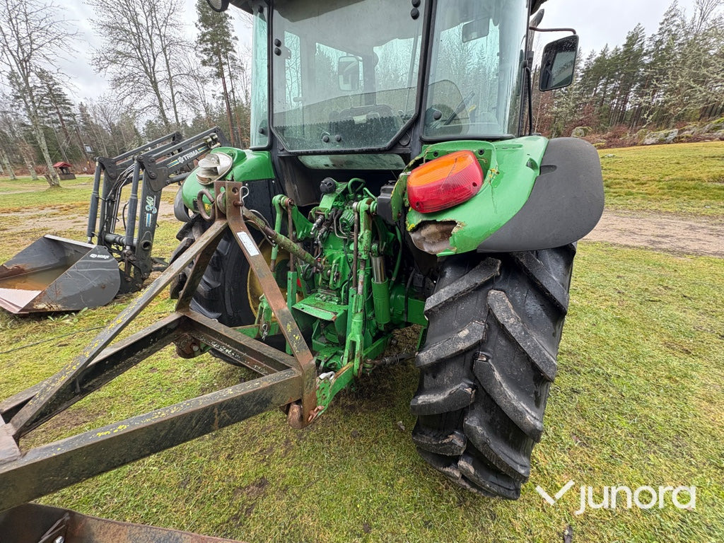 Traktor - John Deere 5820 - Tractor: foto 5 Traktor - John Deere 5820 - Tractor: foto 5
