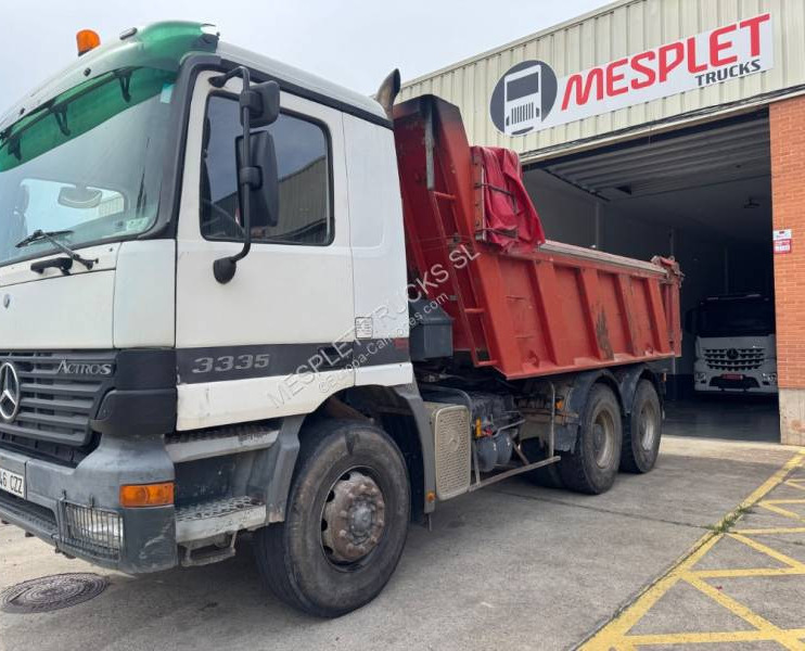 Mercedes Actros 3335 - Camión volquete, Dúmper: foto 1 Mercedes Actros 3335 - Camión volquete, Dúmper: foto 1