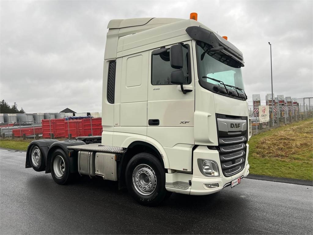 DAF XF 530 6x2 FTR - Cabeza tractora: foto 2 DAF XF 530 6x2 FTR - Cabeza tractora: foto 2