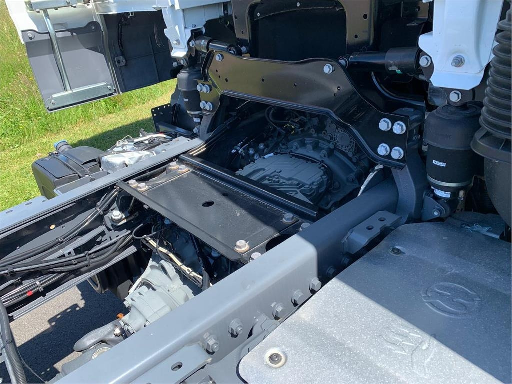 DAF XF 430 FAW 8x4*4 Tridem  - Camión chasis: foto 5 DAF XF 430 FAW 8x4*4 Tridem  - Camión chasis: foto 5