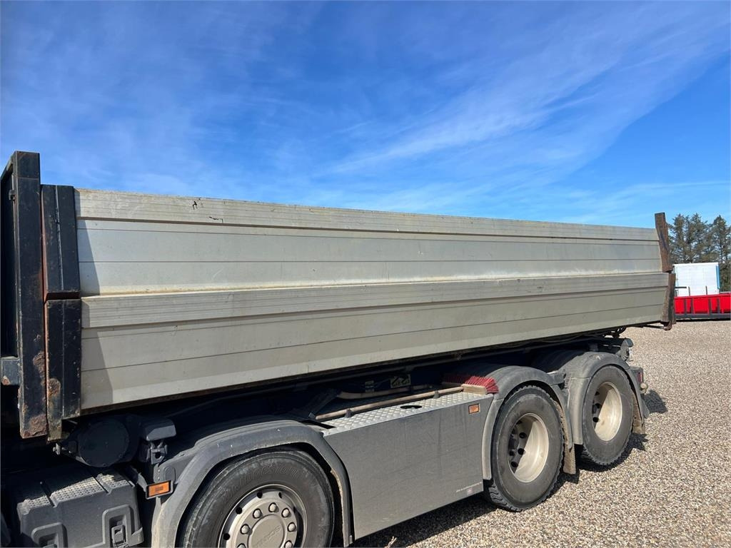 HMF 6650 mm - 2 delt - aut bagsmæk - Caja cerrada: foto 3 HMF 6650 mm - 2 delt - aut bagsmæk - Caja cerrada: foto 3