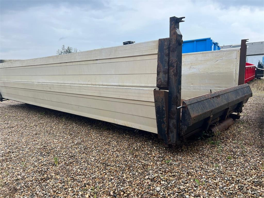 HMF 6650 mm - 2 delt - aut bagsmæk - Caja cerrada: foto 2 HMF 6650 mm - 2 delt - aut bagsmæk - Caja cerrada: foto 2