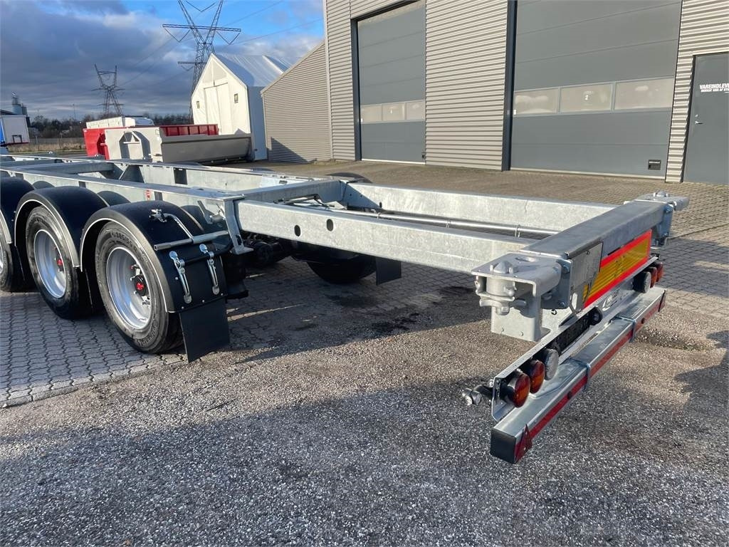 Hangler SDS 430 container chassis - multi låse - ADR - Semirremolque portacontenedore/ Intercambiable: foto 2 Hangler SDS 430 container chassis - multi låse - ADR - Semirremolque portacontenedore/ Intercambiable: foto 2