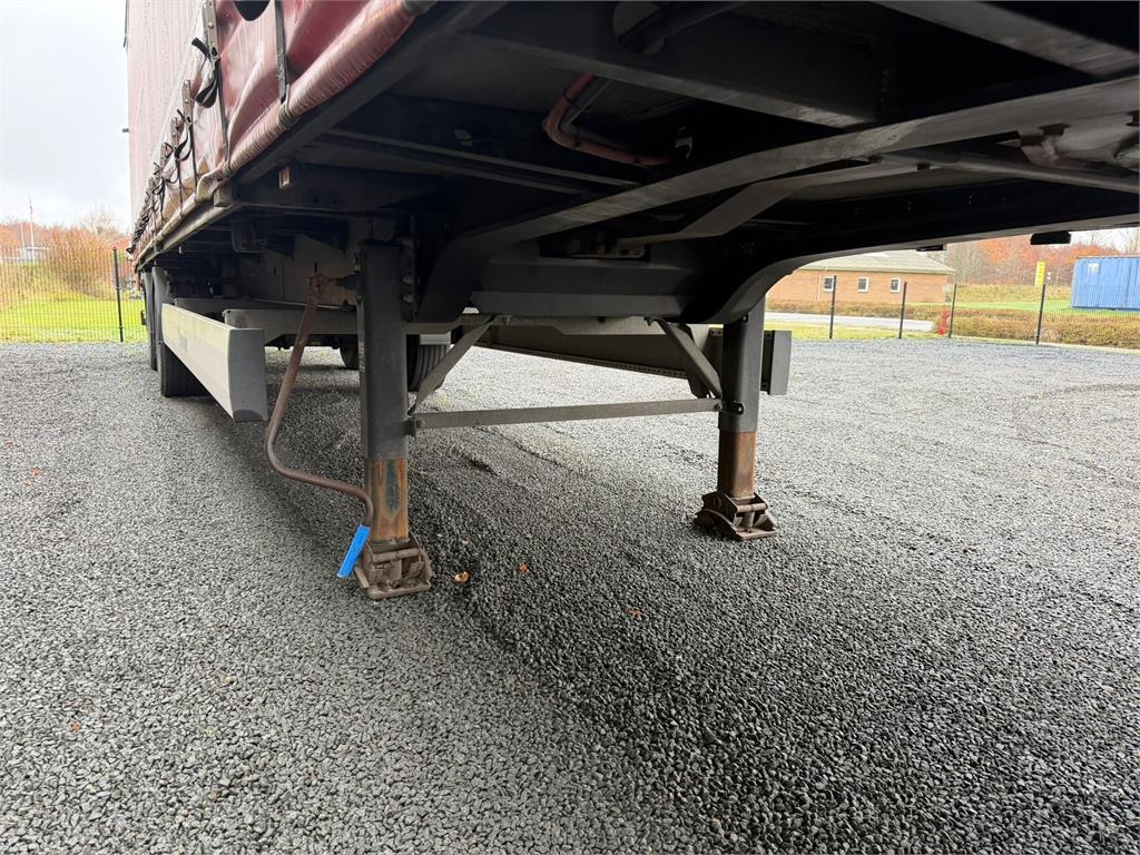 Krone 13,6 mtr gardin - lodretstående lift - Semirremolque lona: foto 5 Krone 13,6 mtr gardin - lodretstående lift - Semirremolque lona: foto 5