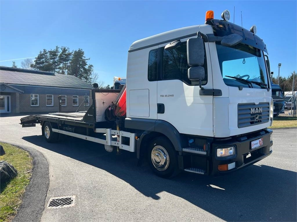 MAN TGL 12-240 4x2 BL - Fassi kran - Camión portavehículos: foto 2 MAN TGL 12-240 4x2 BL - Fassi kran - Camión portavehículos: foto 2
