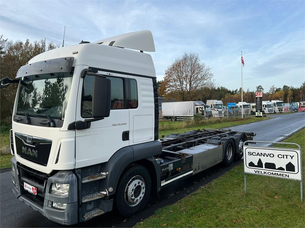 MAN TGS 26-440 6x2-4 LL - Camión portacontenedore/ Intercambiable: foto 2 MAN TGS 26-440 6x2-4 LL - Camión portacontenedore/ Intercambiable: foto 2