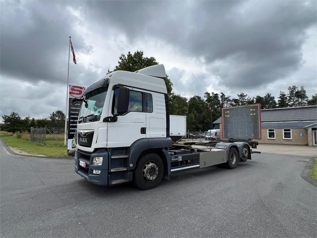 MAN TGS 26-500 6x2-4 LL - Camión portacontenedore/ Intercambiable: foto 1 MAN TGS 26-500 6x2-4 LL - Camión portacontenedore/ Intercambiable: foto 1