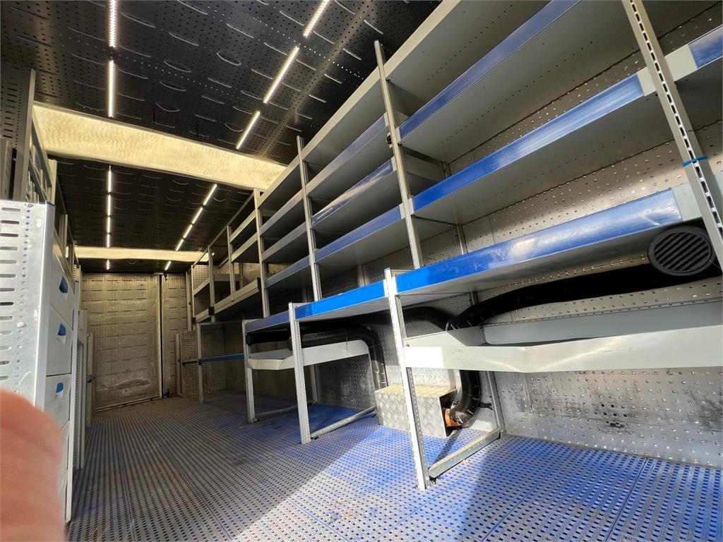 Mercedes-Benz Antos 1824 LnR  - Camión caja cerrada: foto 5 Mercedes-Benz Antos 1824 LnR  - Camión caja cerrada: foto 5