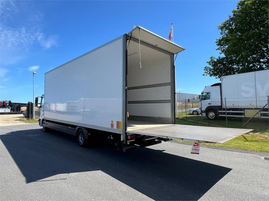 Mercedes-Benz Atego 1224 LnR  - Camión caja cerrada: foto 4 Mercedes-Benz Atego 1224 LnR  - Camión caja cerrada: foto 4