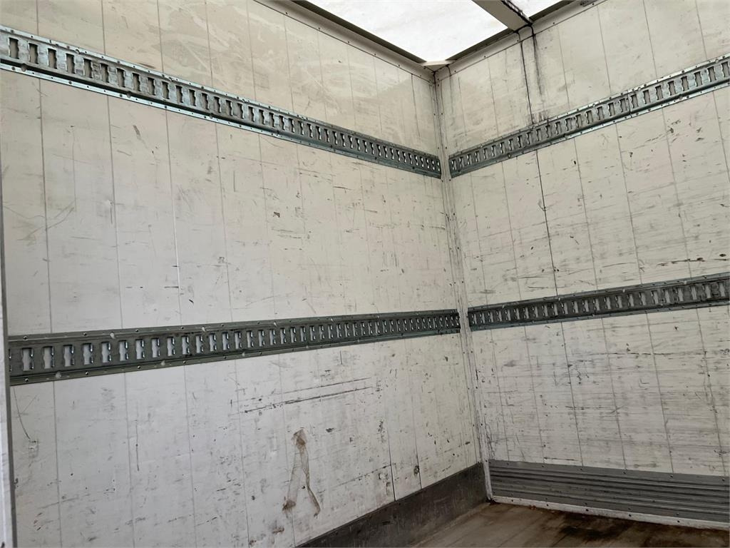 Mercedes-Benz Atego 1224 LnR  - Camión caja cerrada: foto 4 Mercedes-Benz Atego 1224 LnR  - Camión caja cerrada: foto 4