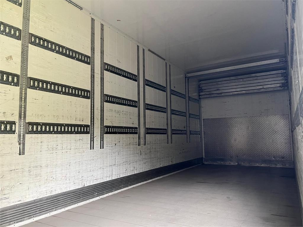 Mercedes-Benz Econic 1827 L  - Camión caja cerrada: foto 4 Mercedes-Benz Econic 1827 L  - Camión caja cerrada: foto 4