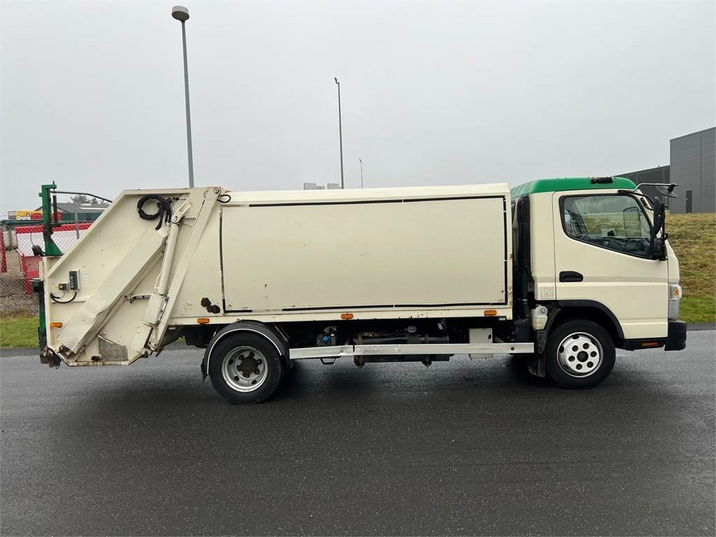 Mitsubishi Fuso CANTER 9C18 - Camión de basura: foto 4 Mitsubishi Fuso CANTER 9C18 - Camión de basura: foto 4