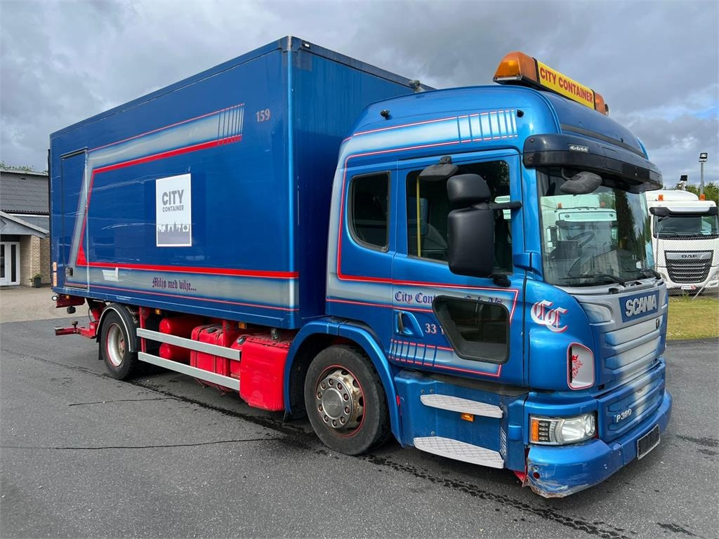 Scania P320 DB 4x2 MLB - low entry - Camión caja cerrada: foto 1 Scania P320 DB 4x2 MLB - low entry - Camión caja cerrada: foto 1