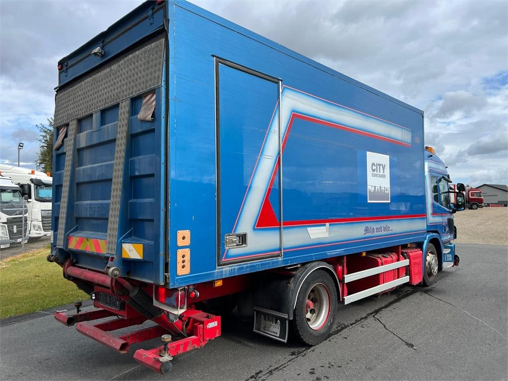 Scania P320 DB 4x2 MLB - low entry - Camión caja cerrada: foto 2 Scania P320 DB 4x2 MLB - low entry - Camión caja cerrada: foto 2